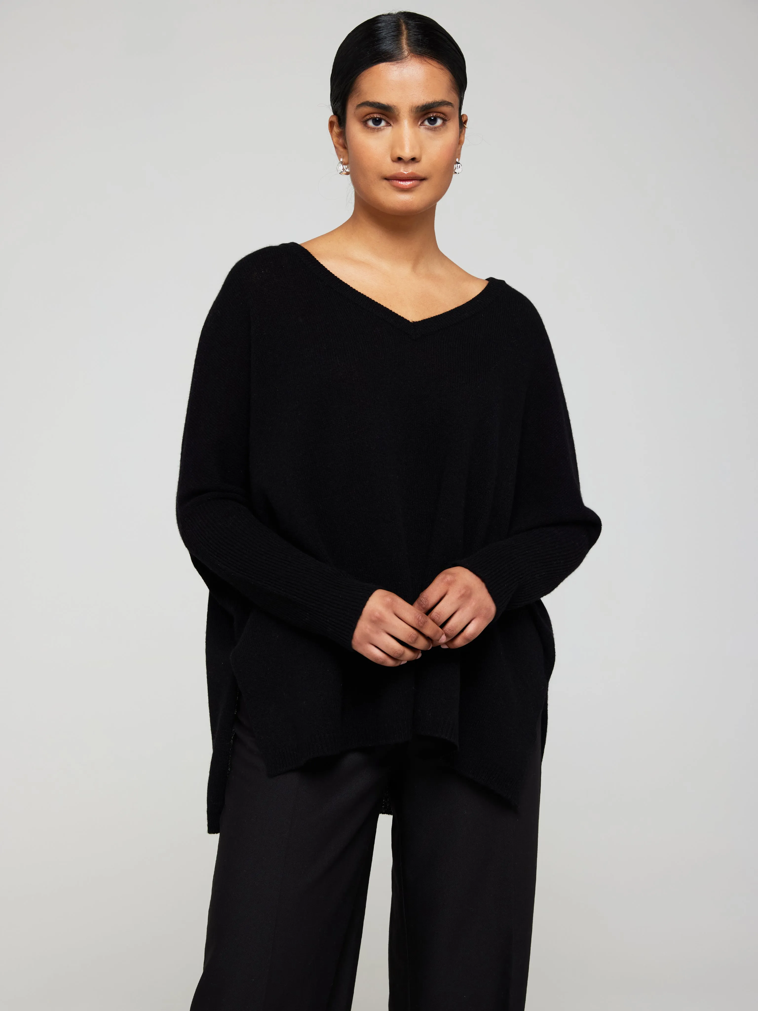 Charlotte Lightweight Cashmere V-Neck