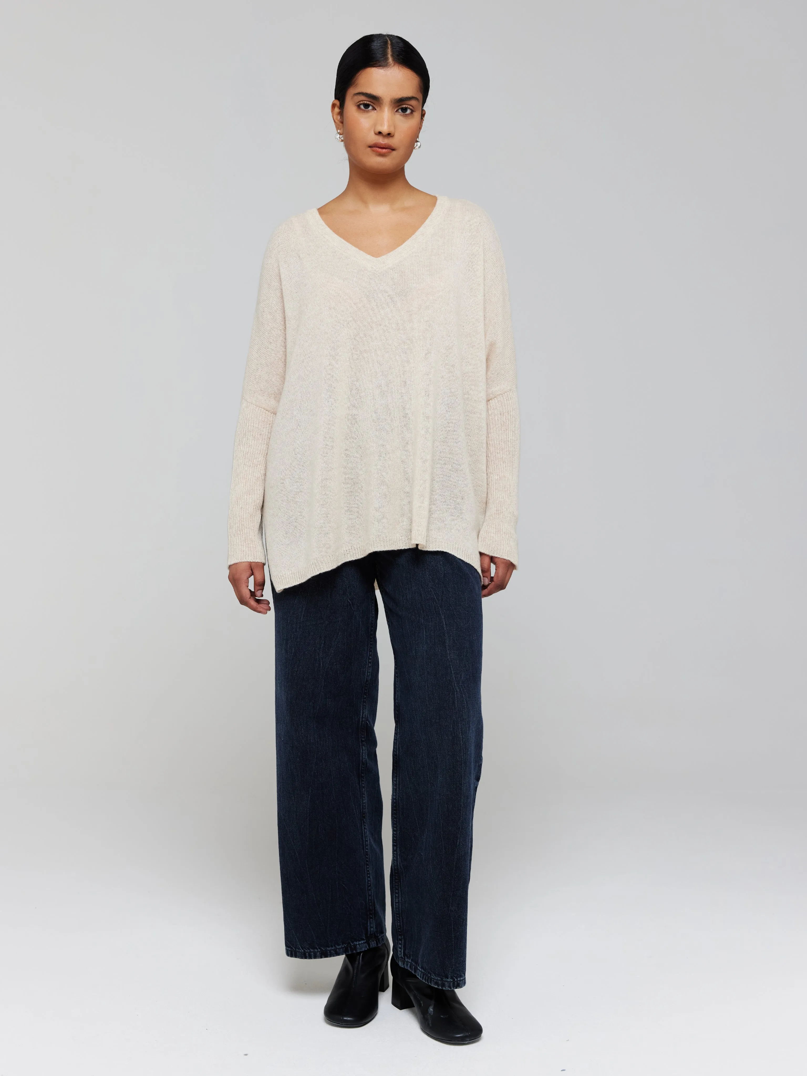 Charlotte Lightweight Cashmere V-Neck