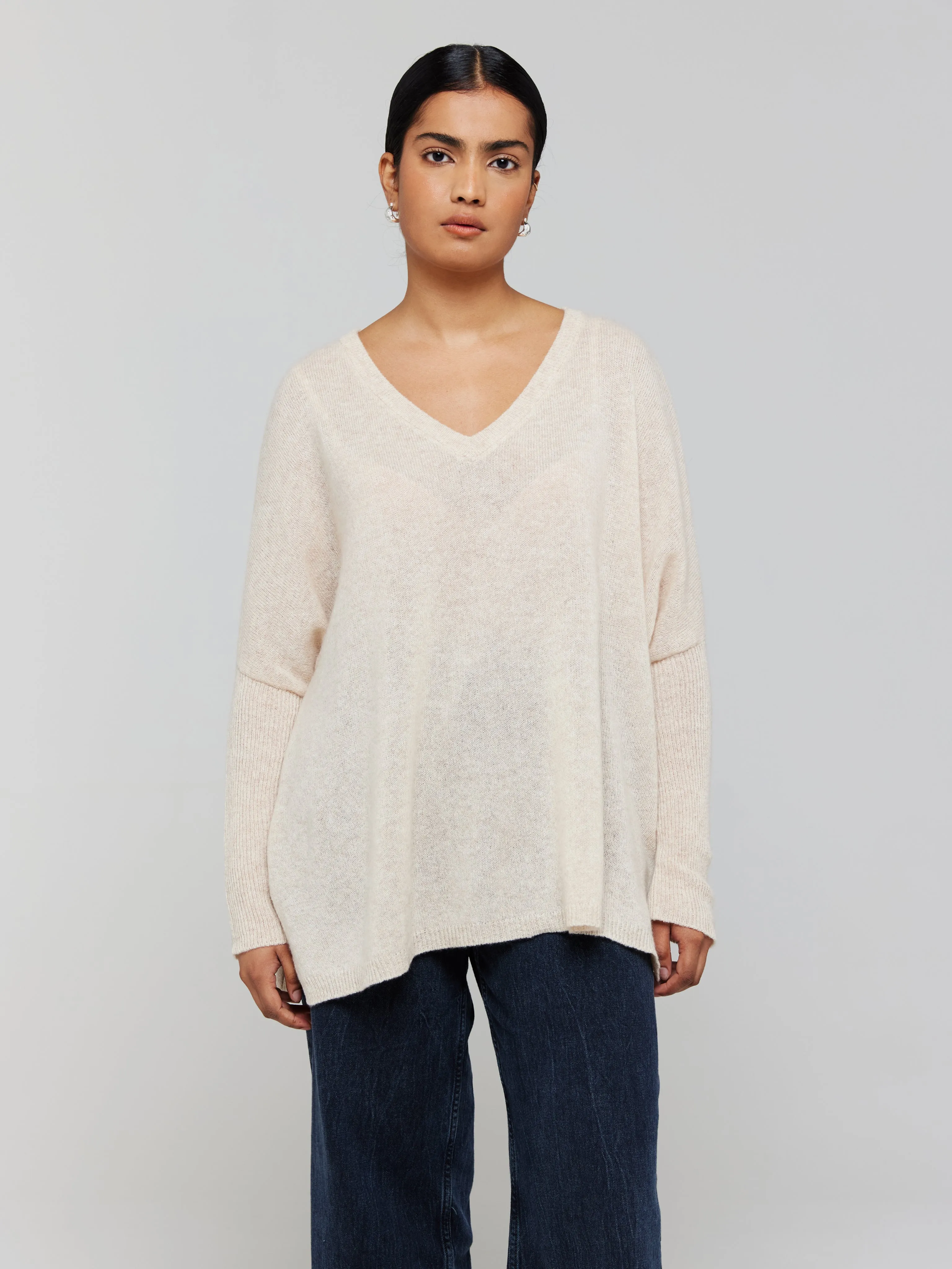 Charlotte Lightweight Cashmere V-Neck