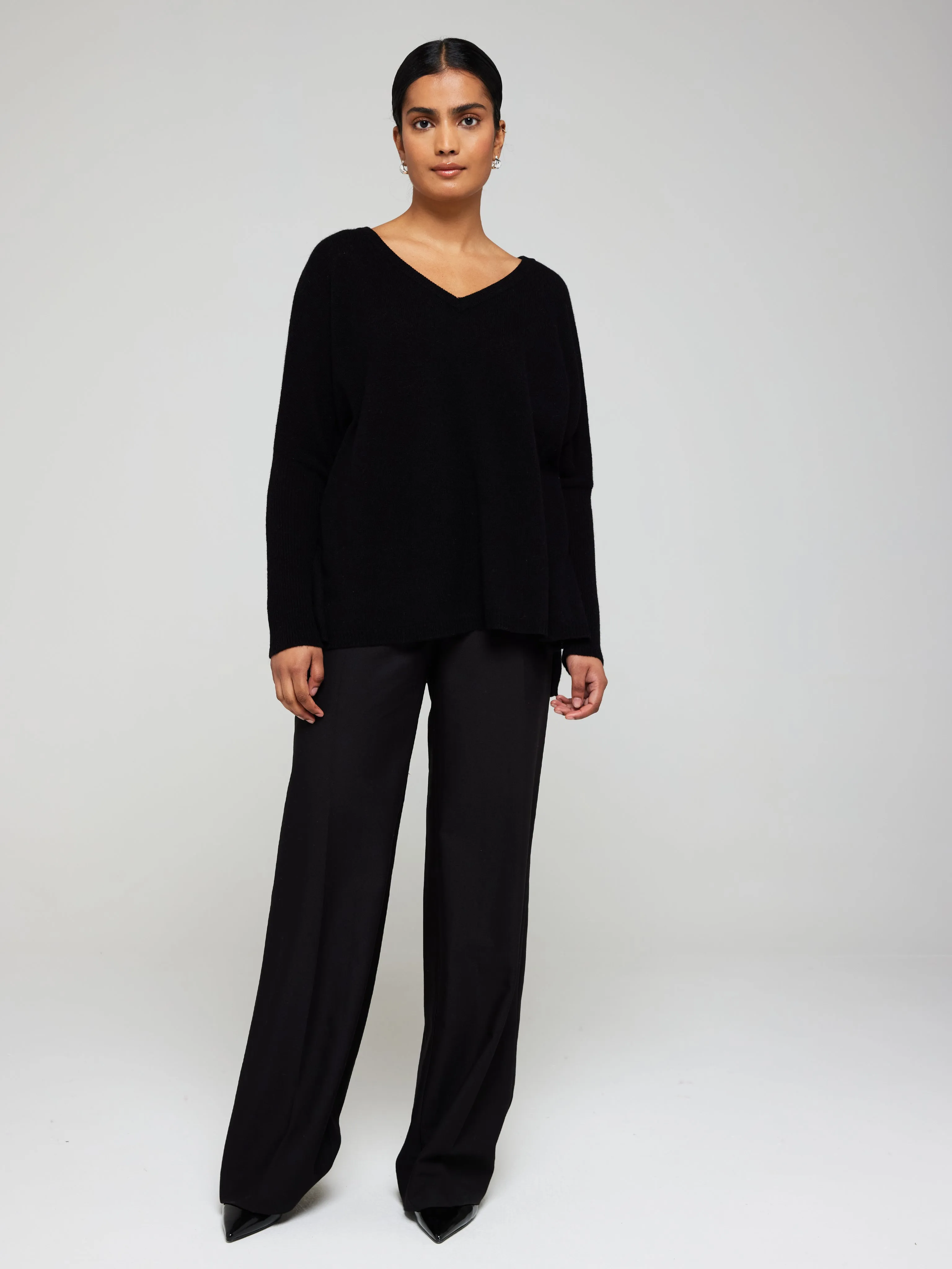 Charlotte Lightweight Cashmere V-Neck