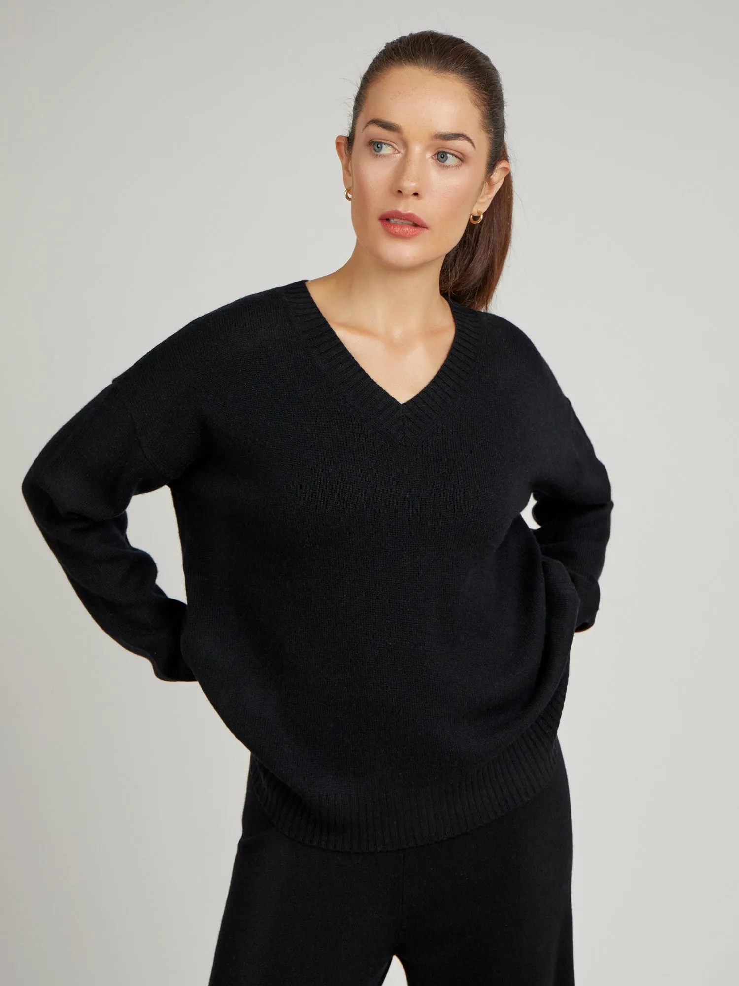 Core Relaxed V Neck Wool/Cashmere Jumper