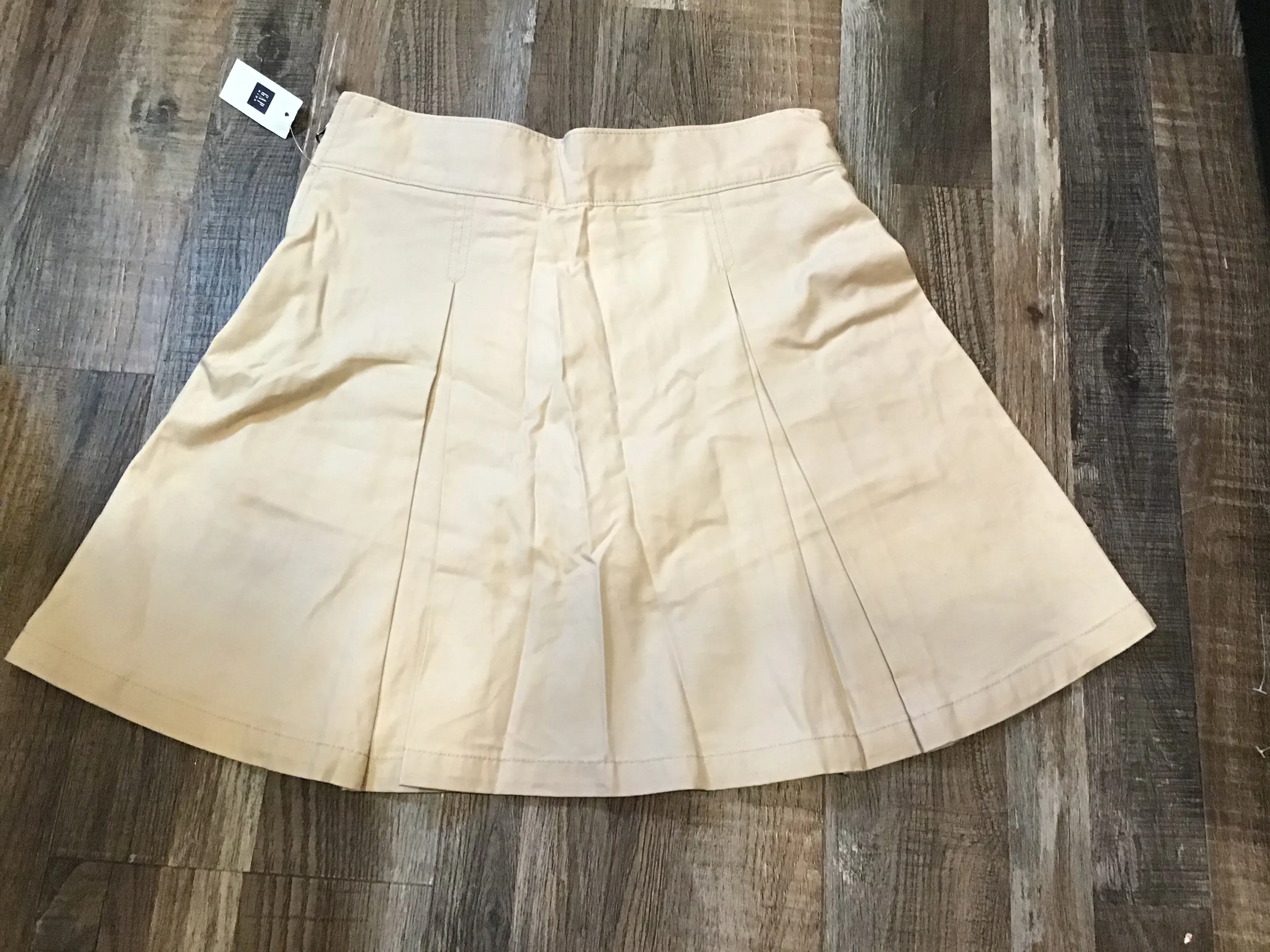 GAP. School Uniform Pleated Khaki Skirt Girls size 16 NWT